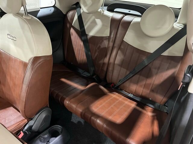 
 2013 FIAT 500c Lounge full									