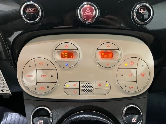 
 2013 FIAT 500c Lounge full									