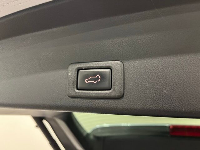 
 2019 Subaru Ascent Limited w/ Apple Car Play full									