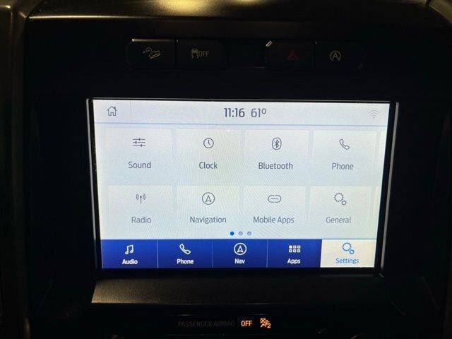 
 2020 Ford F-150 XLT w/ Apple Car Play and Navigation full									