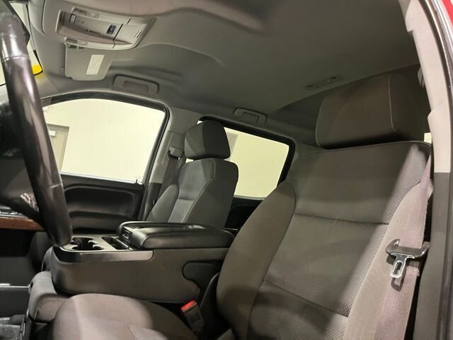 
 2017 GMC Sierra 1500 SLE w/ Navigation full									