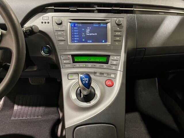 
 2015 Toyota Prius Four full									