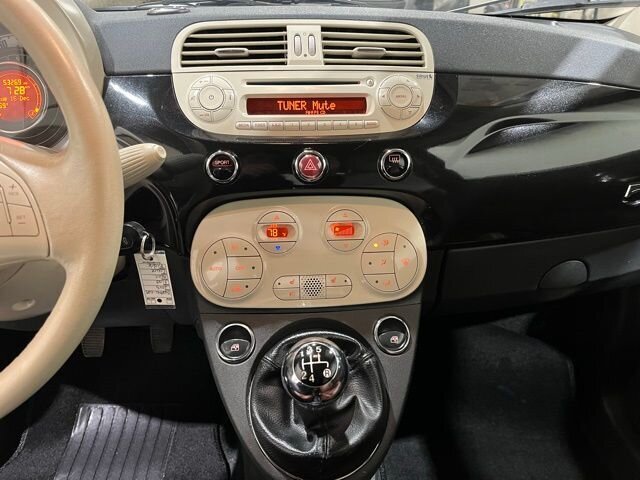 
 2013 FIAT 500c Lounge full									