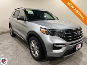 2020 Ford Explorer XLT w/ Apple Car Play