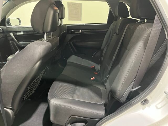 
 2015 Kia Sorento LX full									