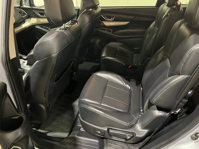 
 2019 Subaru Ascent Limited w/ Apple Car Play full									