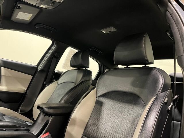 
 2019 Kia Forte EX w/ Apple Car Play full									