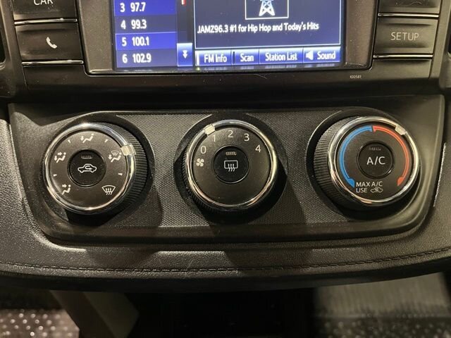 
 2018 Toyota RAV4 LE full									