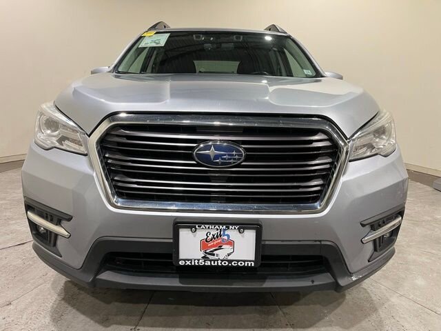 
 2019 Subaru Ascent Limited w/ Apple Car Play full									