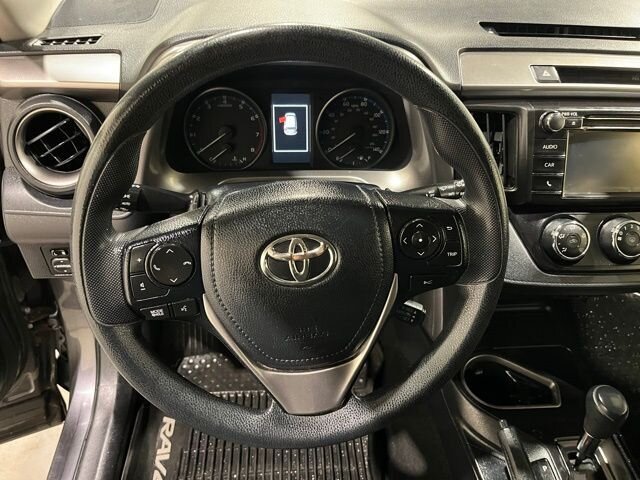 
 2017 Toyota RAV4 LE full									