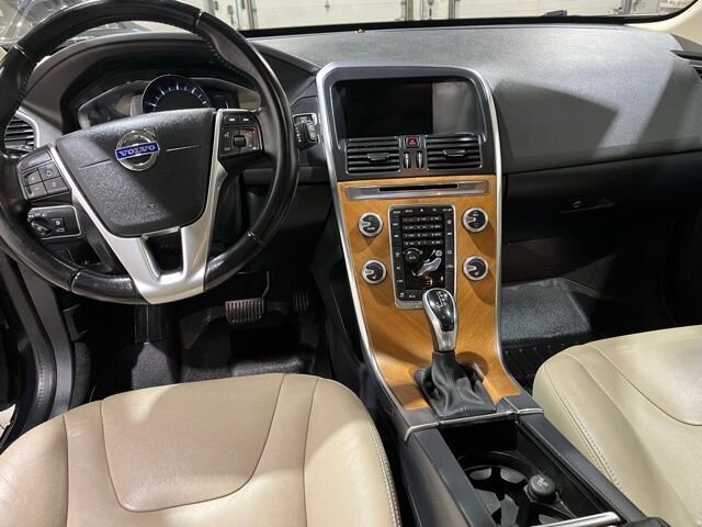 
 2017 Volvo XC60 T5 Inscription full									