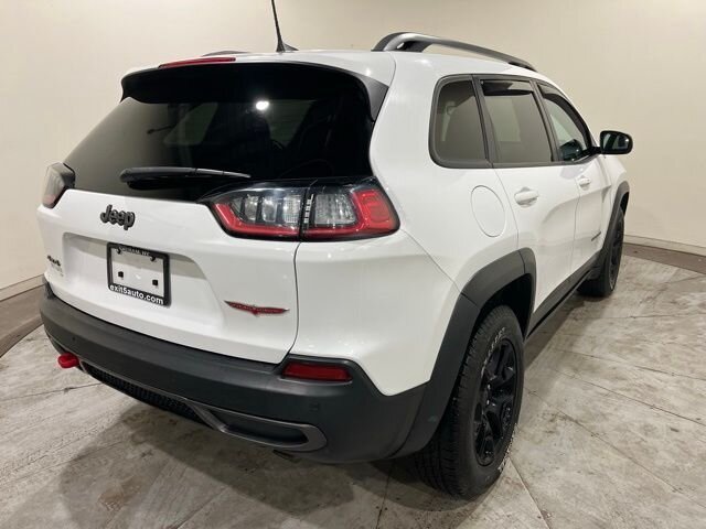 
 2019 Jeep Cherokee Trailhawk w/ Apple Car Play full									