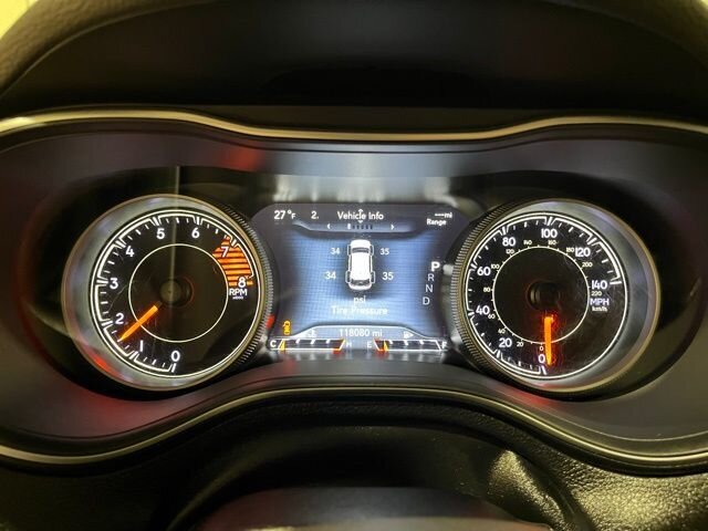 
 2019 Jeep Cherokee Trailhawk w/ Apple Car Play full									