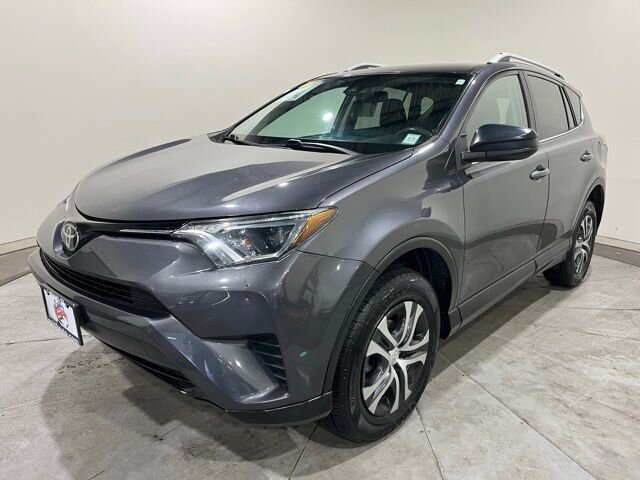 
 2018 Toyota RAV4 LE full									