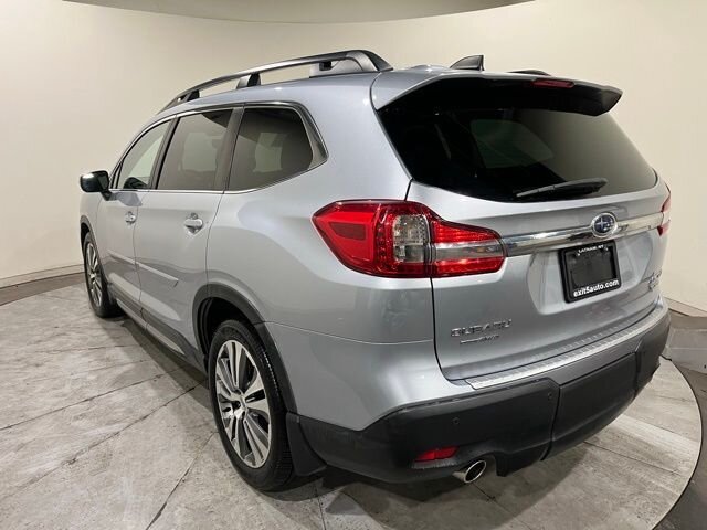 
 2019 Subaru Ascent Limited w/ Apple Car Play full									