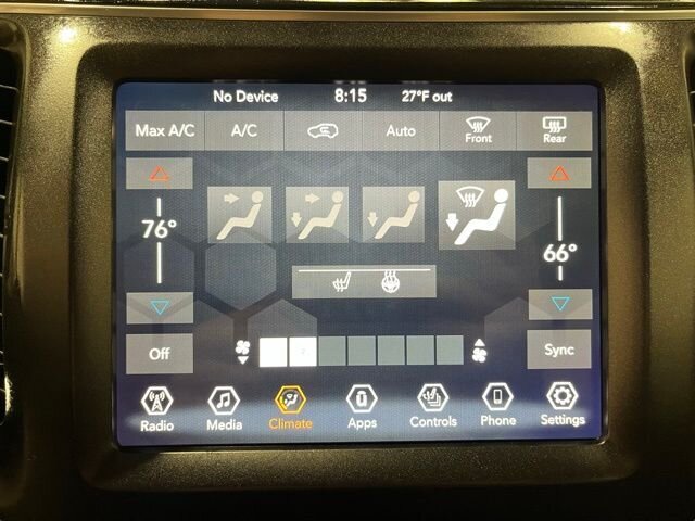 
 2019 Jeep Cherokee Trailhawk w/ Apple Car Play full									