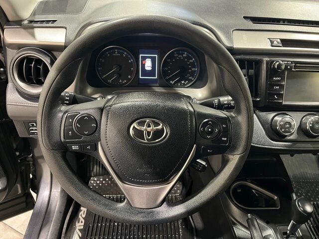 
 2018 Toyota RAV4 LE full									