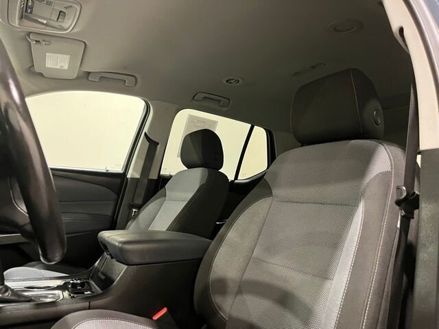 
 2019 Chevrolet Traverse LT w/ Apple Car Play full									