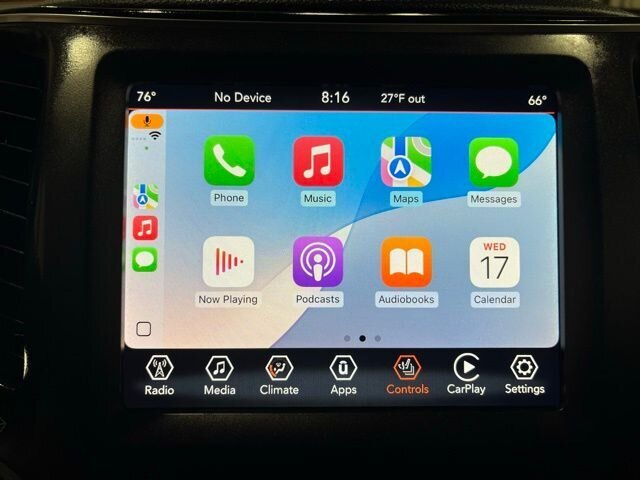 
 2019 Jeep Cherokee Trailhawk w/ Apple Car Play full									