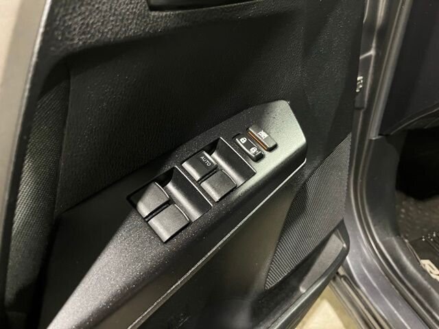 
 2018 Toyota RAV4 LE full									