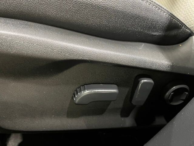 
 2021 Subaru Forester Premium w/ Apple Car Play full									