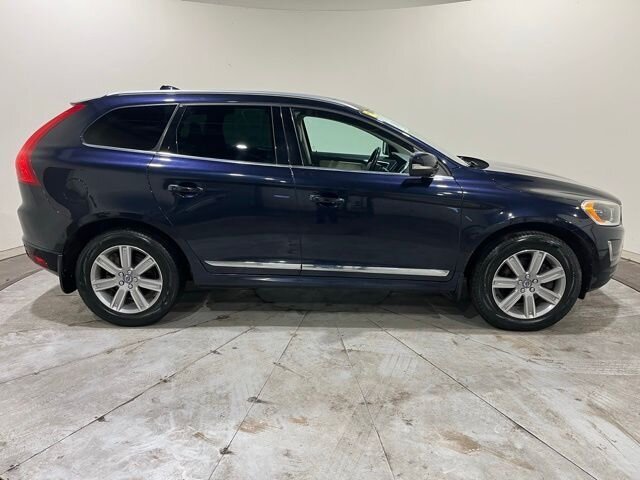 
 2017 Volvo XC60 T5 Inscription full									