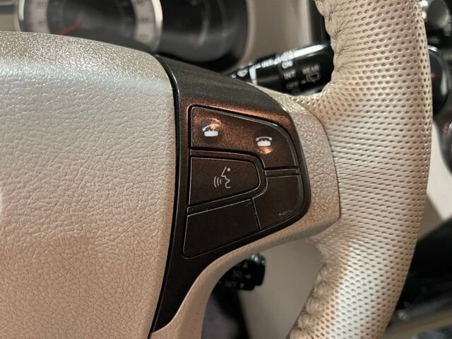 
 2013 Toyota Sienna SE 8 Passenger full									