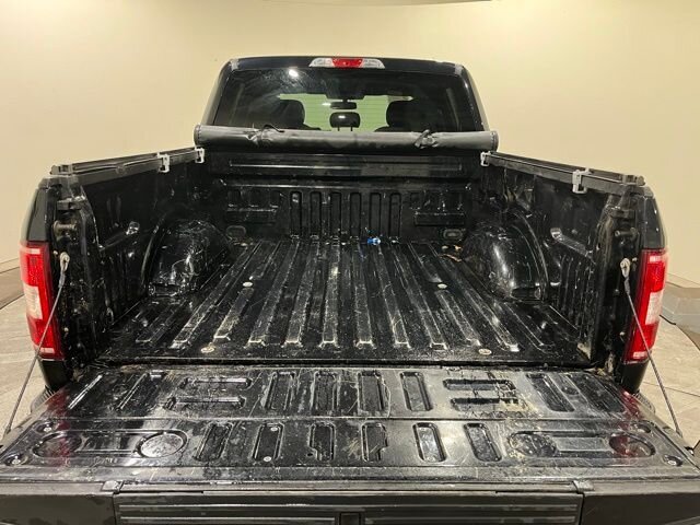 
 2020 Ford F-150 XLT w/ Apple Car Play and Navigation full									