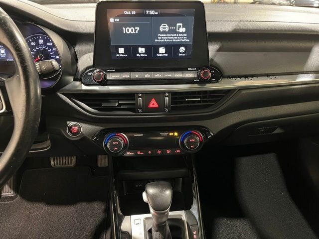
 2019 Kia Forte EX w/ Apple Car Play full									