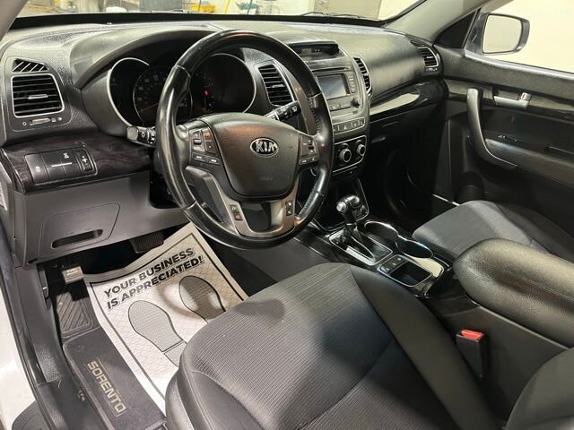 
 2015 Kia Sorento LX full									