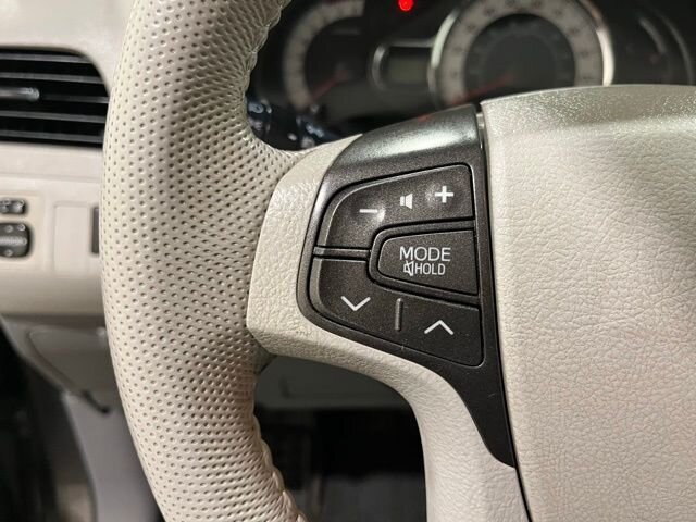 
 2013 Toyota Sienna SE 8 Passenger full									