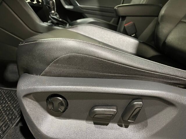 
 2019 Volkswagen Tiguan 2.0T SE 4Motion w/ Apple Car Play full									