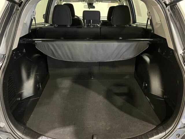 
 2018 Toyota RAV4 LE full									