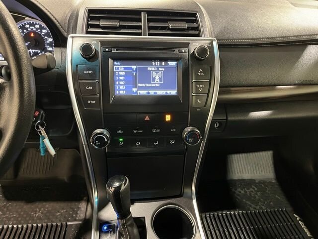 
 2016 Toyota Camry LE full									