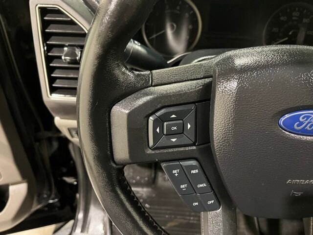 
 2020 Ford F-150 XLT w/ Apple Car Play and Navigation full									