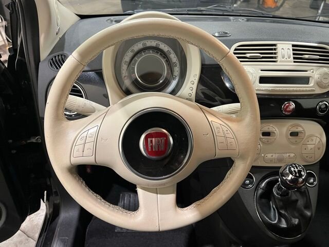 
 2013 FIAT 500c Lounge full									