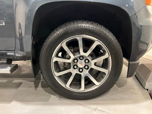 
 2019 GMC Canyon Denali w/ Apple Car Play and Navigation full									