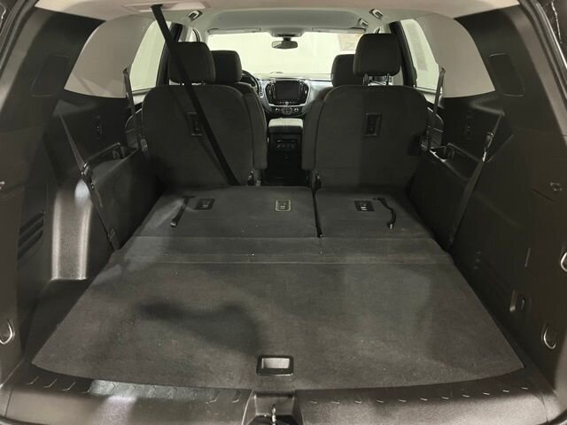 
 2019 Chevrolet Traverse LT w/ Apple Car Play full									