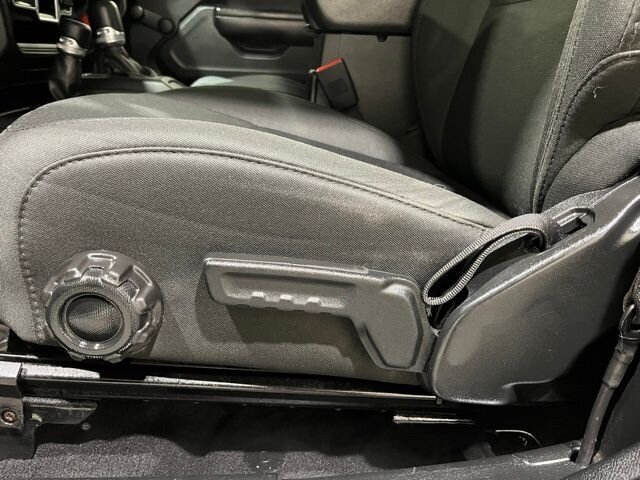 
 2018 Jeep Wrangler Sport full									