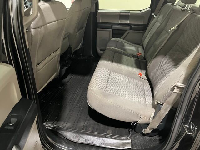 
 2020 Ford F-150 XLT w/ Apple Car Play and Navigation full									