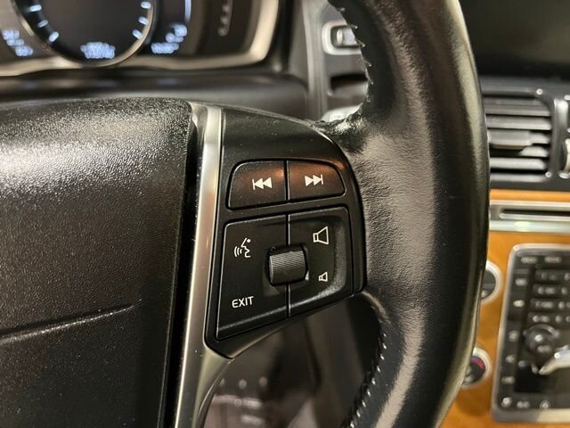 
 2017 Volvo XC60 T5 Inscription full									