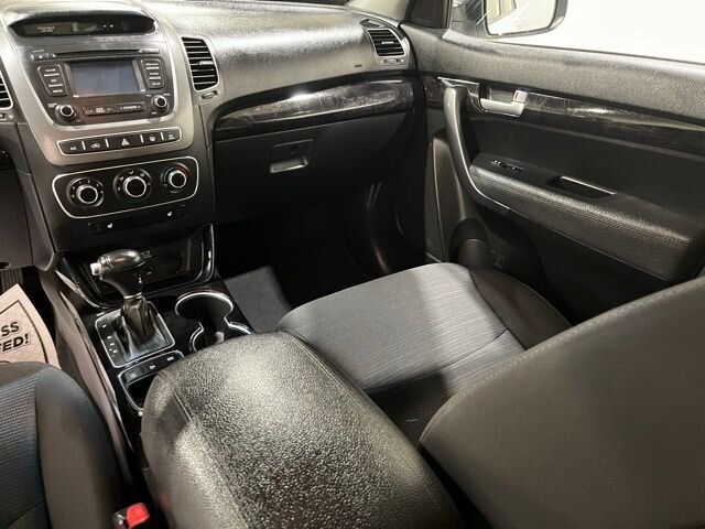 
 2015 Kia Sorento LX full									