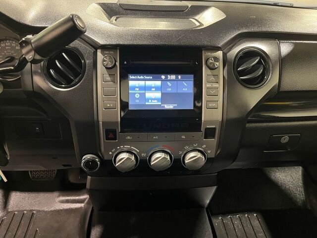 
 2015 Toyota Tundra SR full									