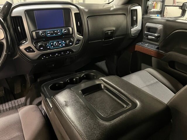 
 2017 GMC Sierra 1500 SLE w/ Navigation full									