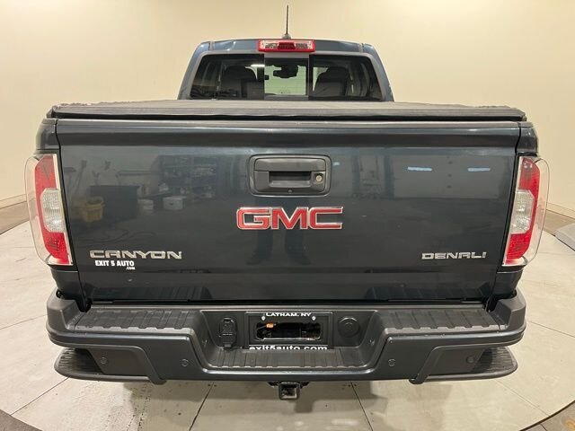 
 2019 GMC Canyon Denali w/ Apple Car Play and Navigation full									