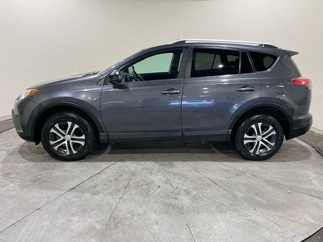 
 2018 Toyota RAV4 LE full									