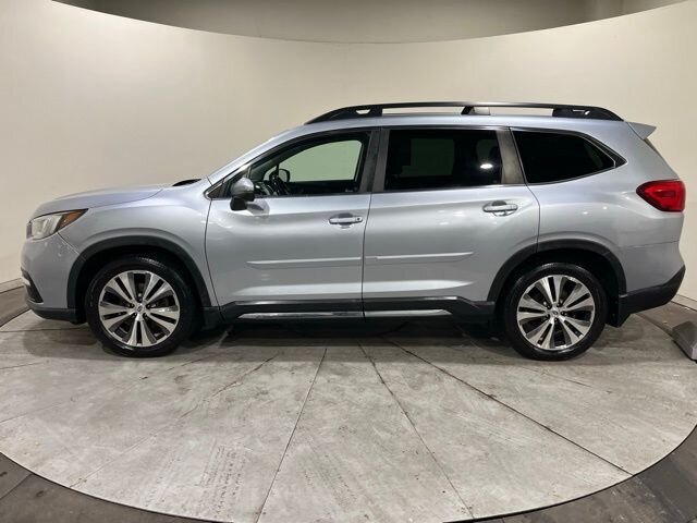 
 2019 Subaru Ascent Limited w/ Apple Car Play full									