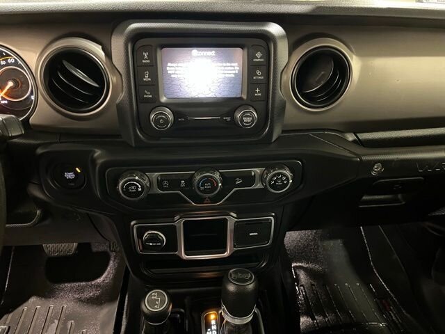 
 2018 Jeep Wrangler Sport full									