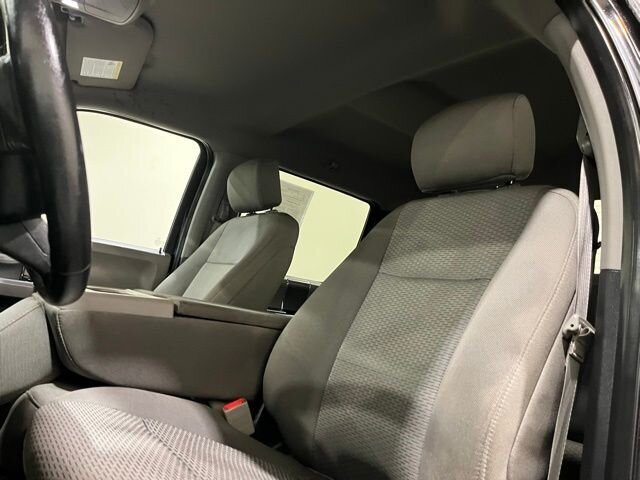 
 2020 Ford F-150 XLT w/ Apple Car Play and Navigation full									