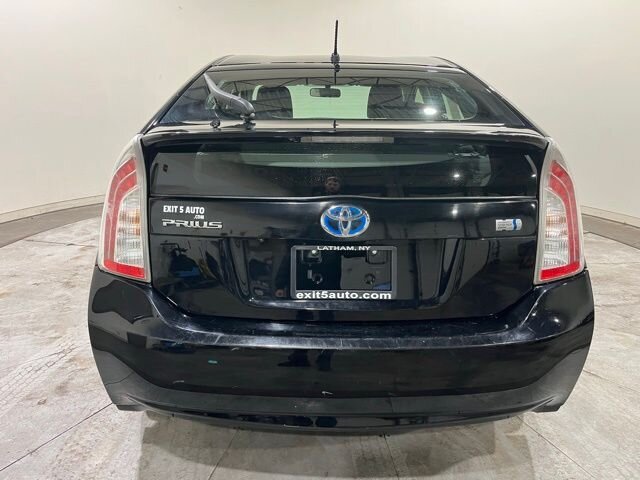 
 2015 Toyota Prius Four full									
